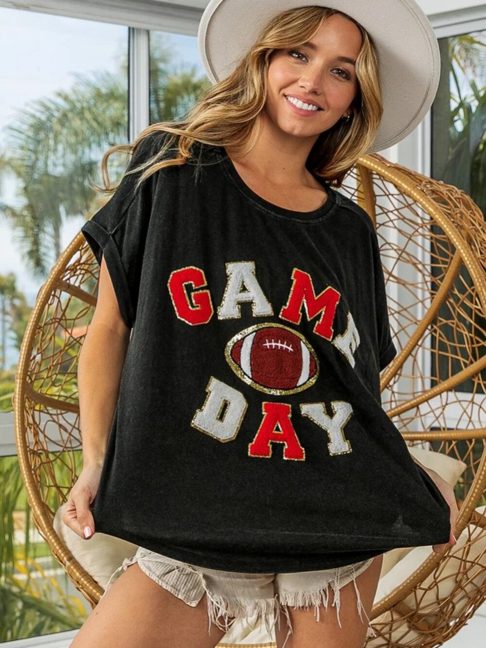 BiBi Game Day Varsity Letter Loose Fit Vintage Washed Top in Black - Picture 4 of 4